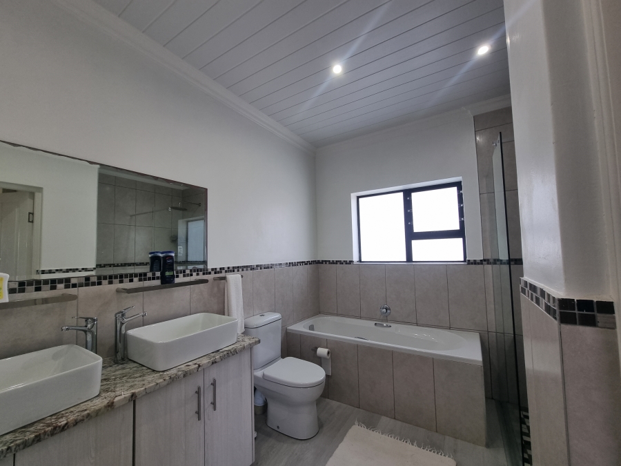 4 Bedroom Property for Sale in Dana Bay Western Cape